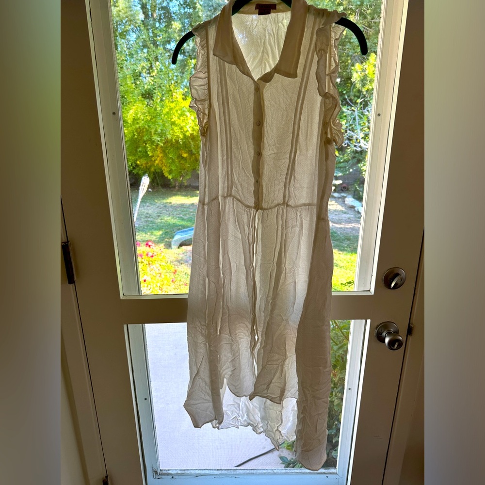 White Anthropologie shirt size M